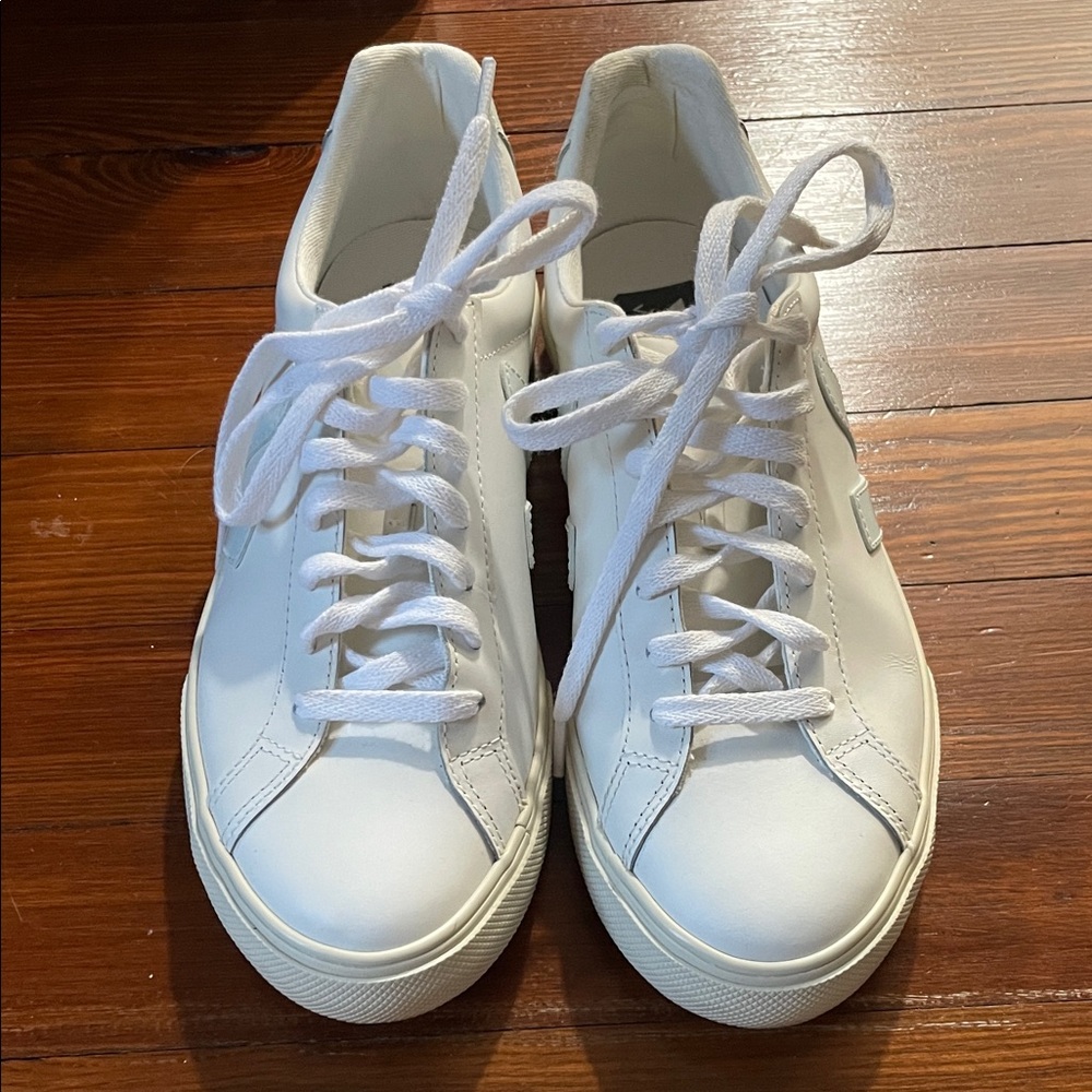 Veja Esplar White/Light Blue Low-Top Sneakers - Picture 5 of 6